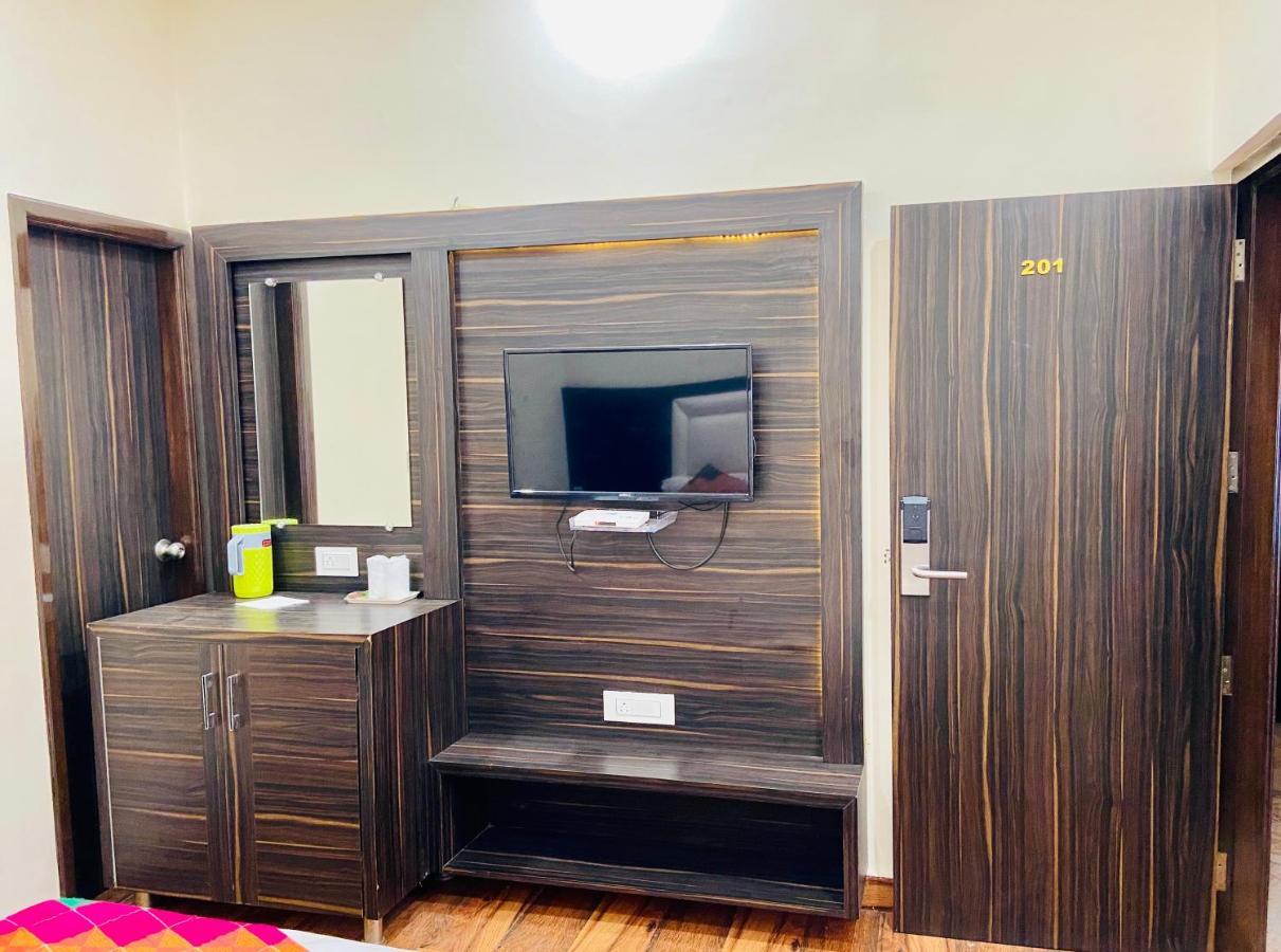 Hotel Kabir Residency Amritsar Bagian luar foto