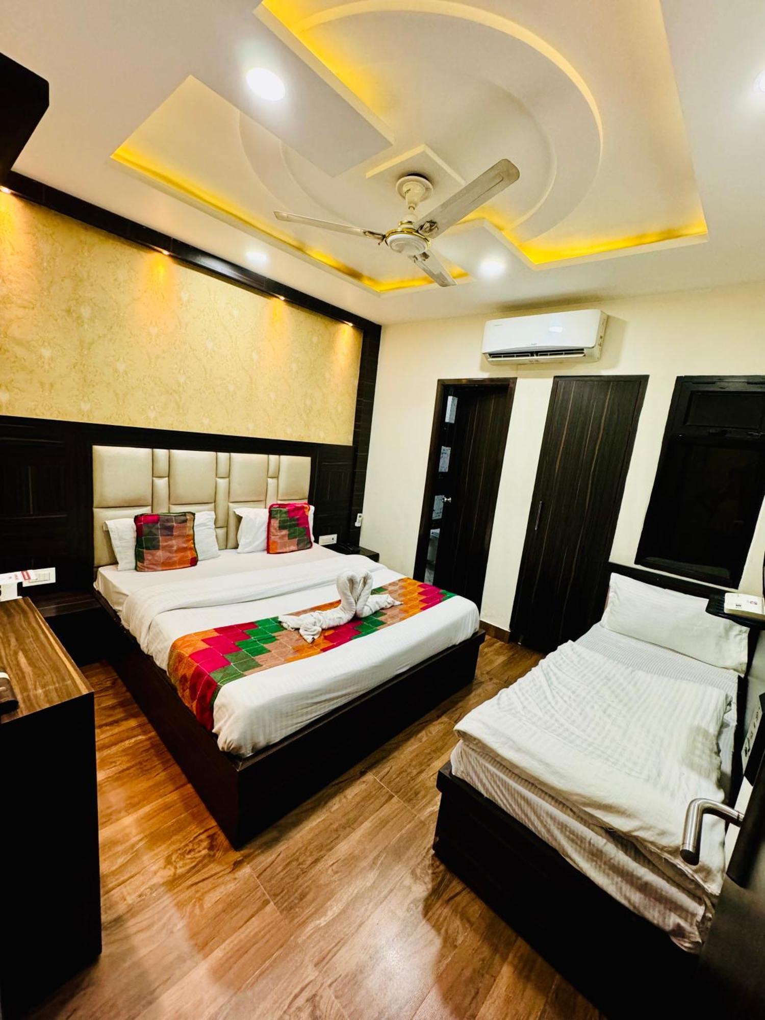 Hotel Kabir Residency Amritsar Bagian luar foto
